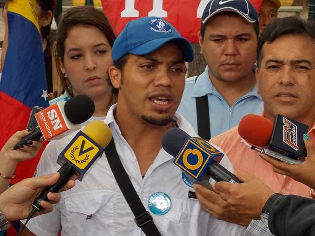 CRÓNICA ANTICIPADA DE LA TRANSICIÓN EN VENEZUELA (1). ¿? Quién estará a cargo del país - Conozca las noticias y análisis respecto al incierto presente y el futuro del país suramericano: - Página 31 3a0a131681d7530dca5ae382b69bf8e9