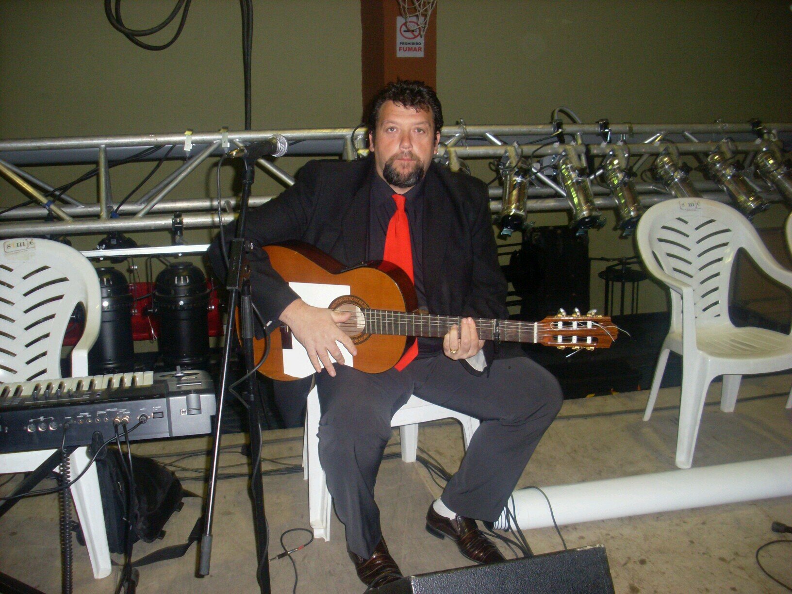 musico cantautor  cristiano y madridista