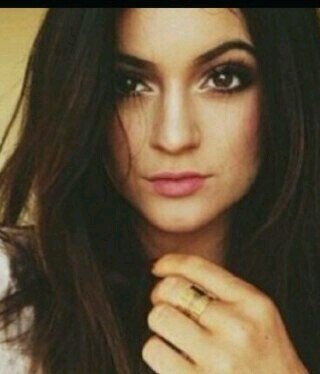 ‏فتاة عشرينية♔
 أحب الفلة والوناسة،عشقي القهوة والأطفال،تبي تاخذ أجر بأختك المسلمة فولو الله يجزاك خيرツ.