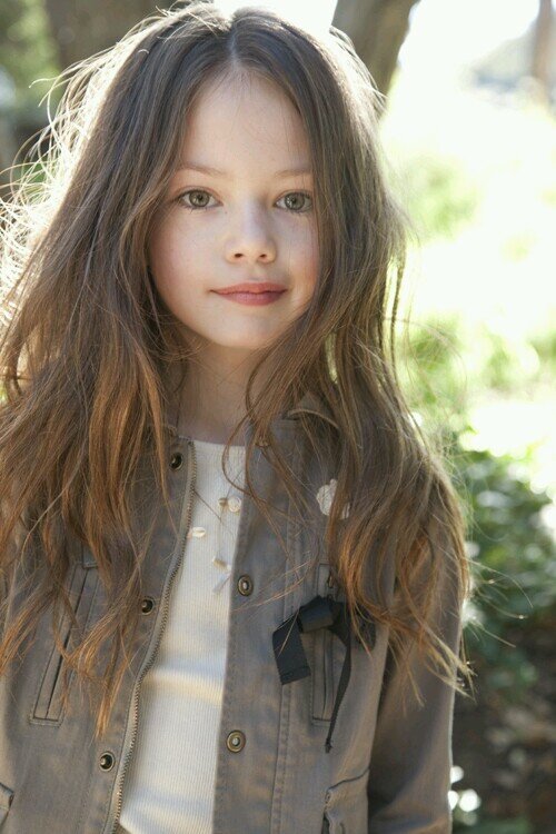 Hi I am Cerria Ray  I am 12 years old I am a vamp and @Tiffany_Ray_1 is my mom