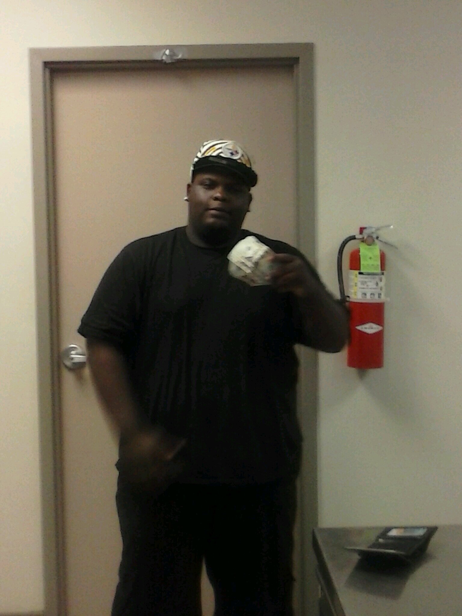 DjChatmon's profile picture. kik me don_870