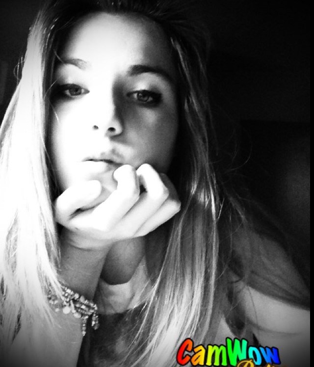 Lana del rey-Janoskians-Miley Cyrus-green day-nirvana//James Yammouni's follow// I'm the girl in the photo❤️