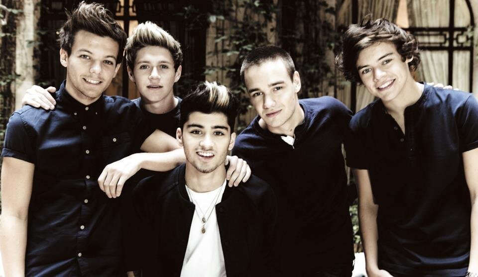 im gonna tell what it like being a directioner & a teen ... well in my opinion . anyway ♡