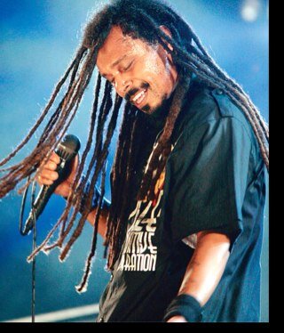 O Rappa é uma banda brasileira conhecida por suas letras de forte impacto social. Seu ritmo não é exatamente definido nem mesmo pela própria banda