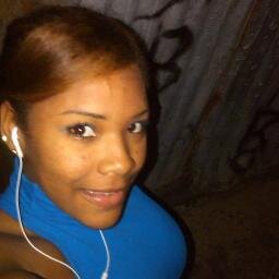 Viendo Mi vida .. no importa  el Comentario.. HBD-01-May. :D