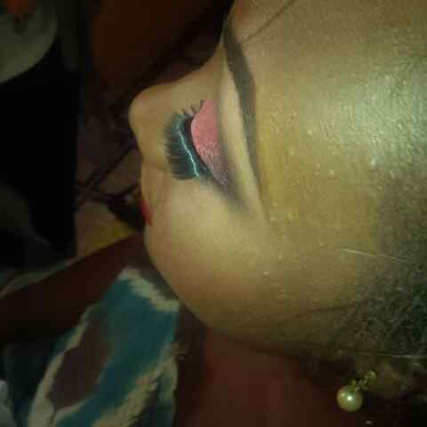 Make-up Artist. Loves transformation. Beauty I̶̲̥̅s̅ a class of it's own, it makes U̶̲̥̅̊ stand out  I̶̲̥̅̊n̲̅ a crowd.