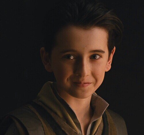 Hm. I could get up to a lot of mischief here and no one would know it was me.|| A child of mischief.||RP||MV||