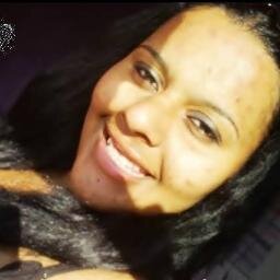 Não se apegue a algo que um dia se acaba, mas segure firma nas mãos de DEUS que é eterno e te sustenta. — se sentindo abençoada