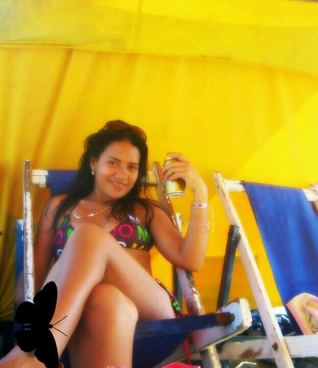 demuestrale a la vida ke tienes mil y una razon para reirr apesar d todo!!!!