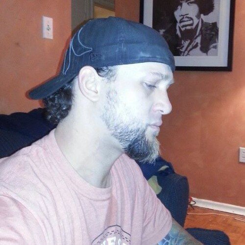 Loves Grunge! 
Music lover \m/ Bassist \m/
PC gamer [+] Positivity [+] #Viewage  #TheNoise
Want nothing and you shall receive everything