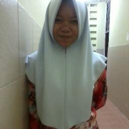 kenalilah saya . supaya saya boleh mengenali awak ..fb saya ieyzah eighteenz .. like purple much:)