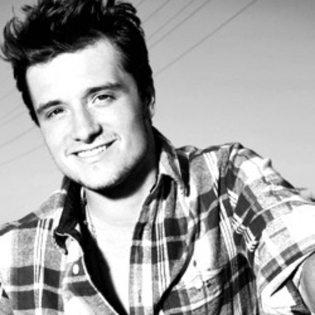 Crazy Hunger games/Josh Hutcherson Fan/Teen Wolf...
Canadian!!! 
Follow my personal @tarazardo
I Follow back..just ask