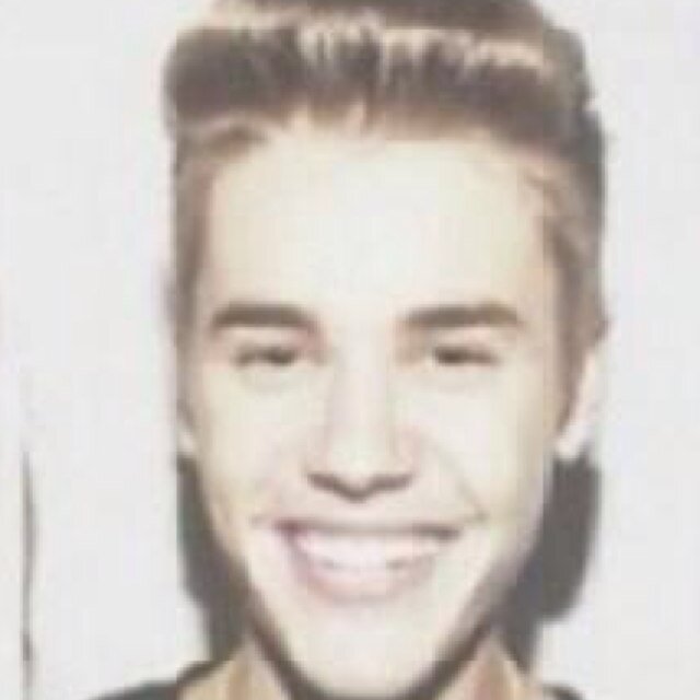 This is a free follower please follow me in @i_FlywithBieber BC I have follow limit.