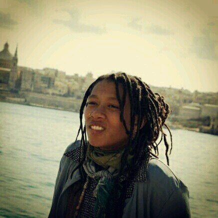 Poet, teacher, @PoetsofBabel founder, performer. Loves languages & cheese, sick w/ #JerusalemSyndrome http://t.co/4rVcqSAwpL