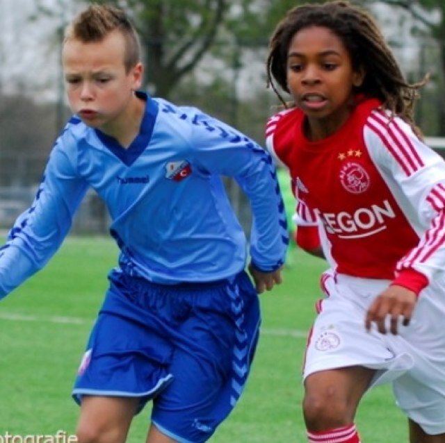 voetbal: fcu O13. Love my friends and family ! Header tegen ajax ;) (nummer 2),wapp vraag maar en volg me meteen ff ;) | insta; robinfcu