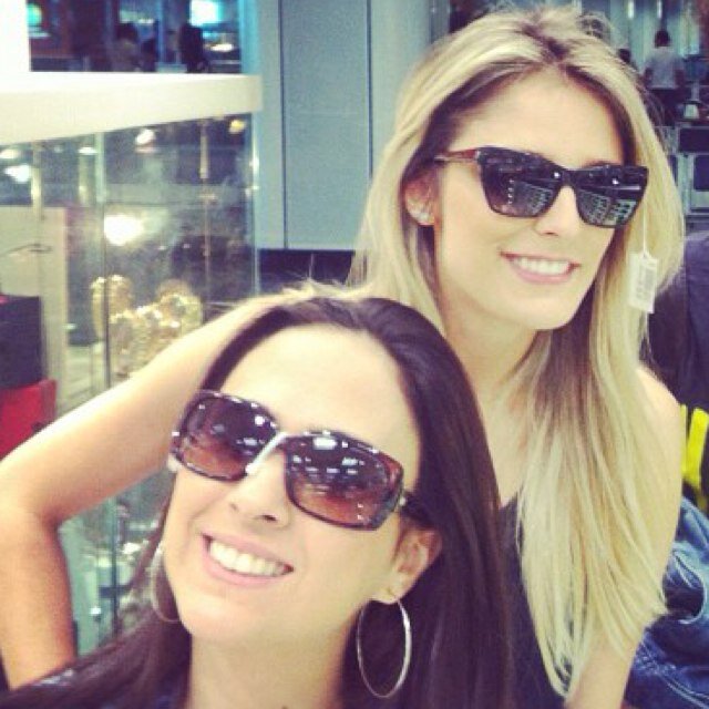Em seu sorriso eu encontrei minha vida. ∞ amo vcs @rafabrites / @tatawerneck Desde: 12.11.12 dono @mickeyzitcho