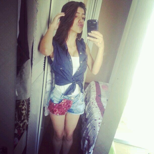 Eu estou bonita, mas não sou bela.
Tenho pecados, mas não sou o diabo.
Sou boa, mas não um anjo.
 Marilyn Monroe
Amo minhas sis @GaahVick @pqgabis s2