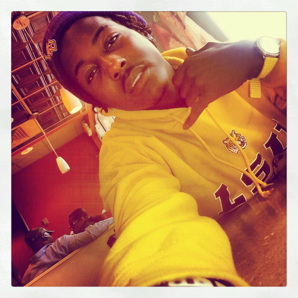 Follow my twitter then tweet about my insta @_Tcb_Ya_Bish