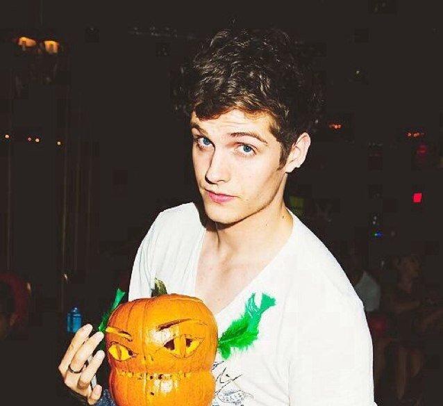 sharmanedgdr's profile picture. Attore || single || bi• || 27