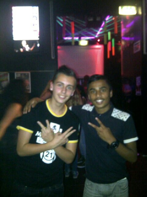 Insta : pavankarann_ , wappp dm.                            Thorbecke Lyceum 2H.                                      Rotterdam 010.