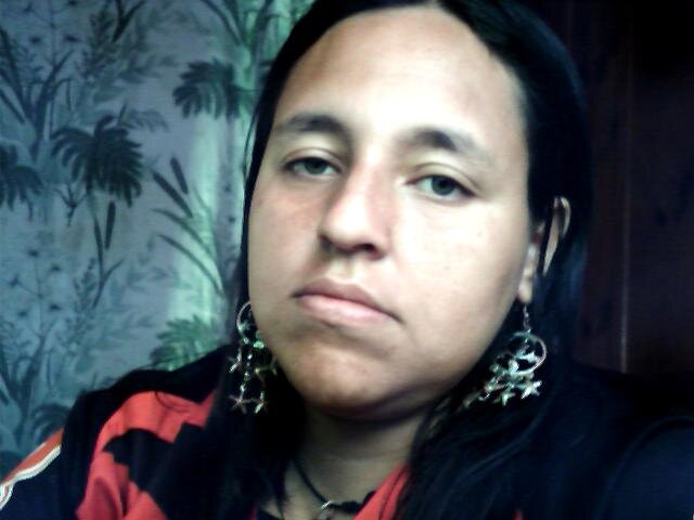 sou uma amiga de todos  gosto de gentes cinsera e verdadeira amo meus flhos