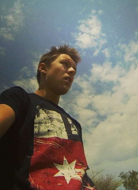 Longboarder, Gamer, Secret Genius, Gambler,Student and Awesome guy.!