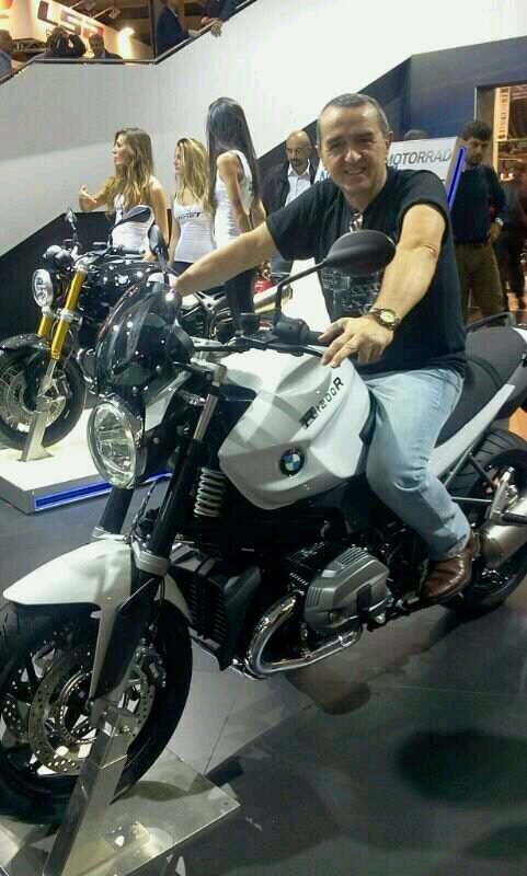 dexte3's profile picture. senza santi in paradiso.....meglio così.
one life live it