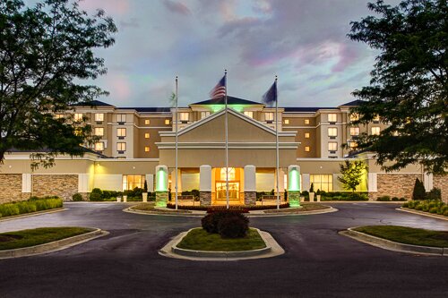 The only full service Holiday Inn in Indianapolis. Renovated, upscale and modern. 171 rooms, onsite restaurant, bar, meeting space, pool. Book your stay today!