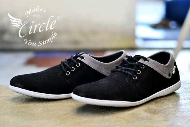 Cuma disini menjual sepatu Original @Sepatu_Bro Harga pasti PAS CP: 089656080052/Pin 310AD543 cek fav pic&testimo