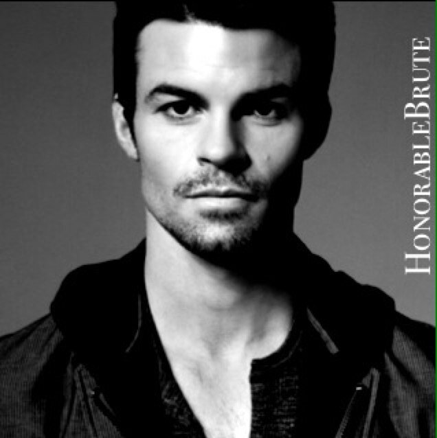 Cowards die many times before their deaths; The valiant never taste of death but once. RP|MC|18+