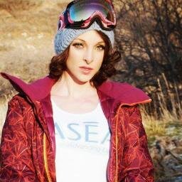 Mom of two boys, model for fun, & personal development fan. Building a global business and teaching others to do the same.