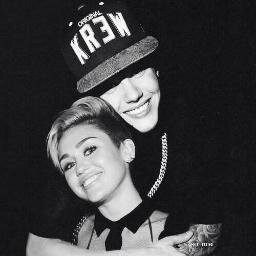 Meeel987's profile picture. Vivo la vida ♪