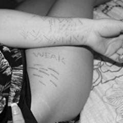 Secret acc. || 17 years old girl who wants to die || yes I cut. And I love it.