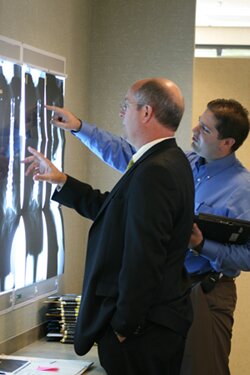 AZ Spine surgeons specializing in adult and pediatric spinal disorders and spine research. Locations across the Valley and in Show Low 480-962-0071
