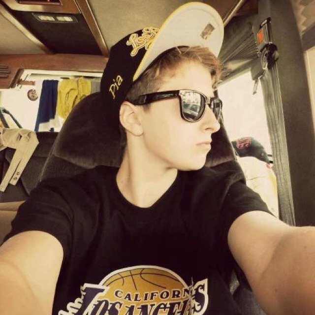 Hey-o, im Connor son of Alex (@Alex_theBest361) & Madsion (@OneGreekGirl_). There first and best kid of them. Im more of a dadys boy but loves my mom! #Snigle