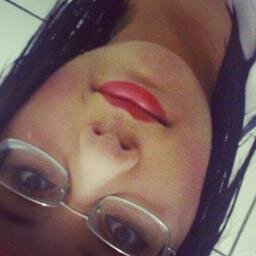 Grite , chore , sorria , cante , sofra , com muito amor a vida , pois ela é uma só , uma vida que vai em vão e que não volta .
