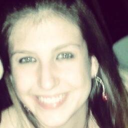 Ariana, são paulina , irônica, observadora, sincera, não puxo saco de ninguém, tenho mente mafiosa e tô pouco me fodendo sobre o que pensam de mim  !