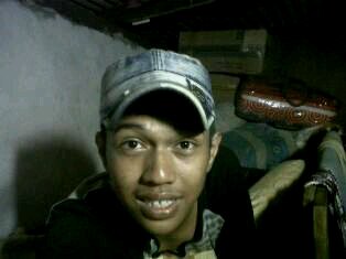 Menjadi sabar dan ikhlas memang tak mudah, tapi itu harus. Belajarlah untuk menerima arti kehilangan dan penantian.