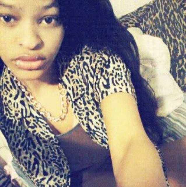 Enjoy the simple things.      Instagram: RedChanel_Tink