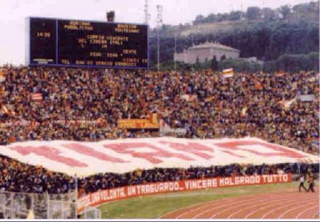 IN UN MONDO CHE DIVIDE L'AS ROMA UNISCE!!!