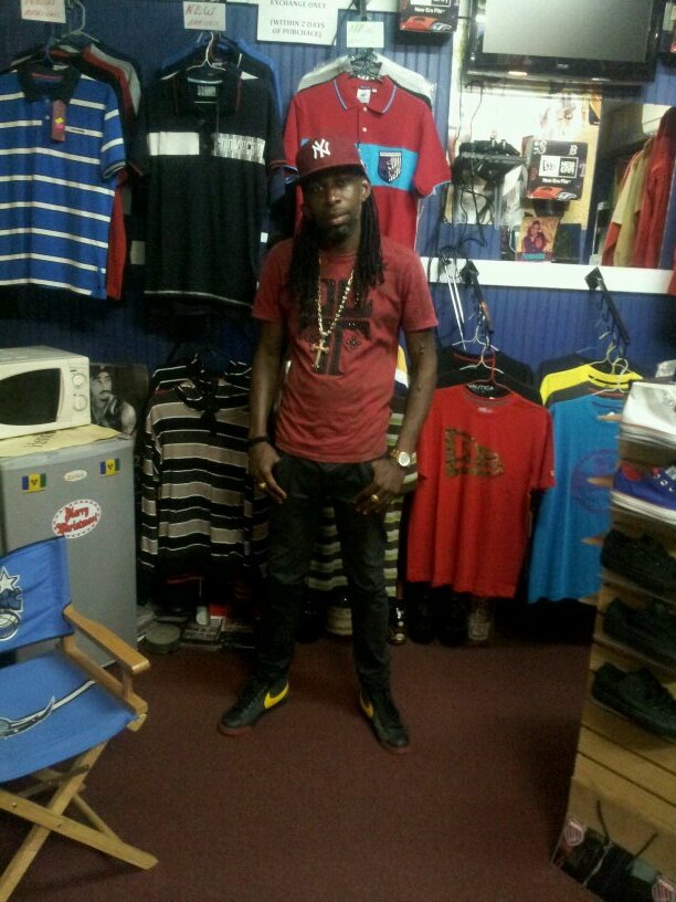 I'm kool n down to earth guy!