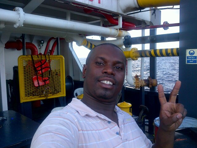 I am cool, family guy like to talk to new people love trinidad my home