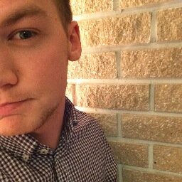 Bachelorgrad i markedsføring.
Master student in International Business and Marketing. Er kritisk, interessant, festlig, innovativ og unngår selvdefinert svada.