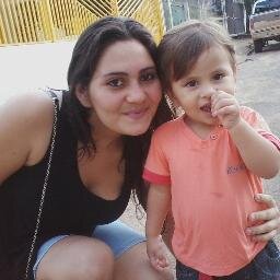 sou,alta,olhos castanhos,cobelos curtos e preto 
adoro sair com os amigos,esta com a familai no fim de semana tambem eu prezo bastante e e isso ai !!