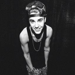 Me chamo Yngrid Chia, e sou uma Belieber a mais de 3 anos, com muito O-R-G-U-L-H-O ♥ 

░░░█▀▀▀░█░░░█░█▀▀█░█▀▀▀░░ ░░░▀▀▀█░█░█░█░█▄▄█░█
