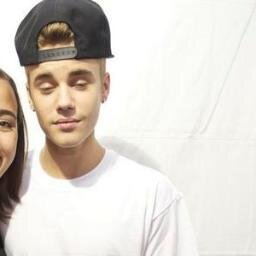 no hay nada mas duro que el pan viejo 
excepto justin bieber