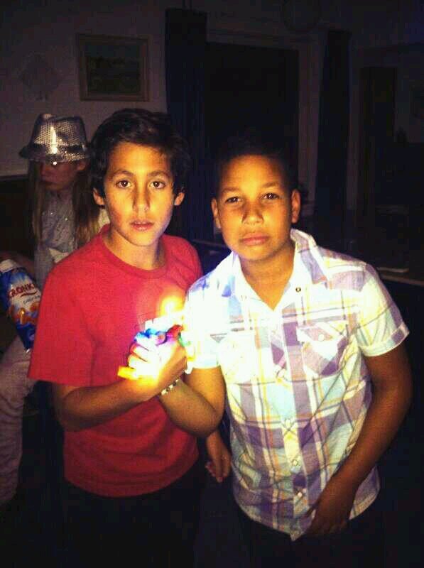 #S/O naar me broer @Balotelli67                      Follow me Bro @Balotelli67