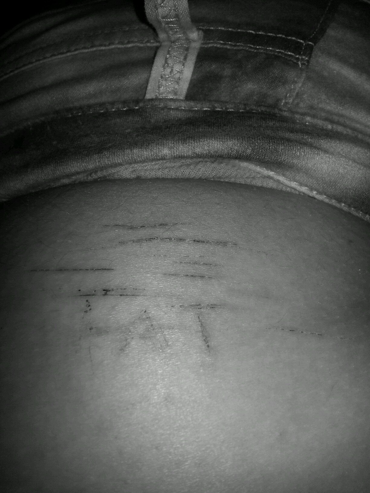 harmingmyselfx's profile picture. 