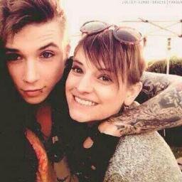 Hello. Andy own me!! I'm in love with @andysixxrp DONT FUCKING TOUCH HIM He's my White Rabbit not yours 11/5/13 was the best day ever 3