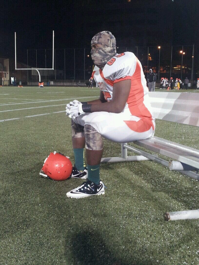 See that follow button? Hit it and enter my ILL mind #Guwop #UPIKE Strive for success